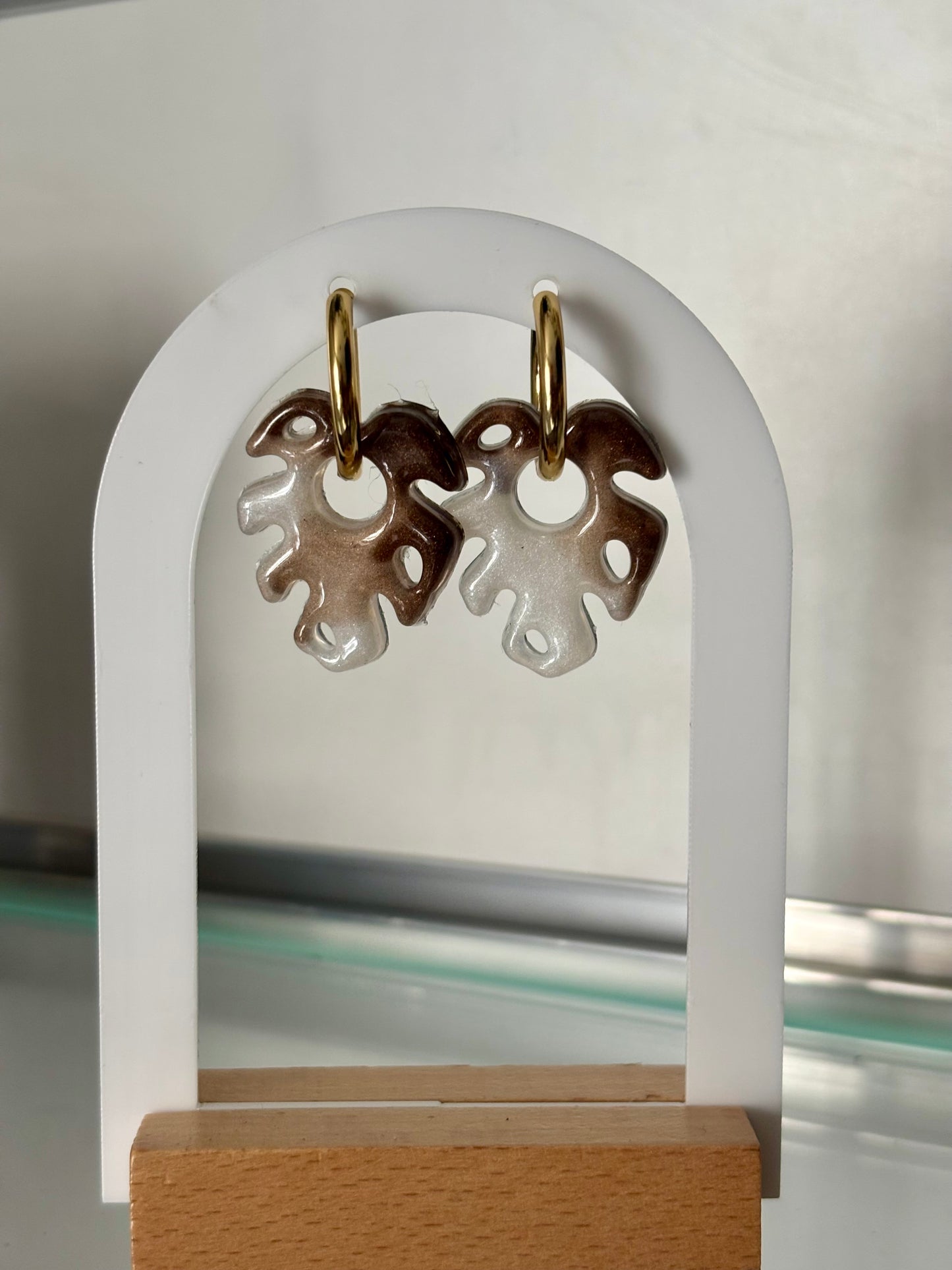 Boucles d’oreilles tropical blanches et marrons