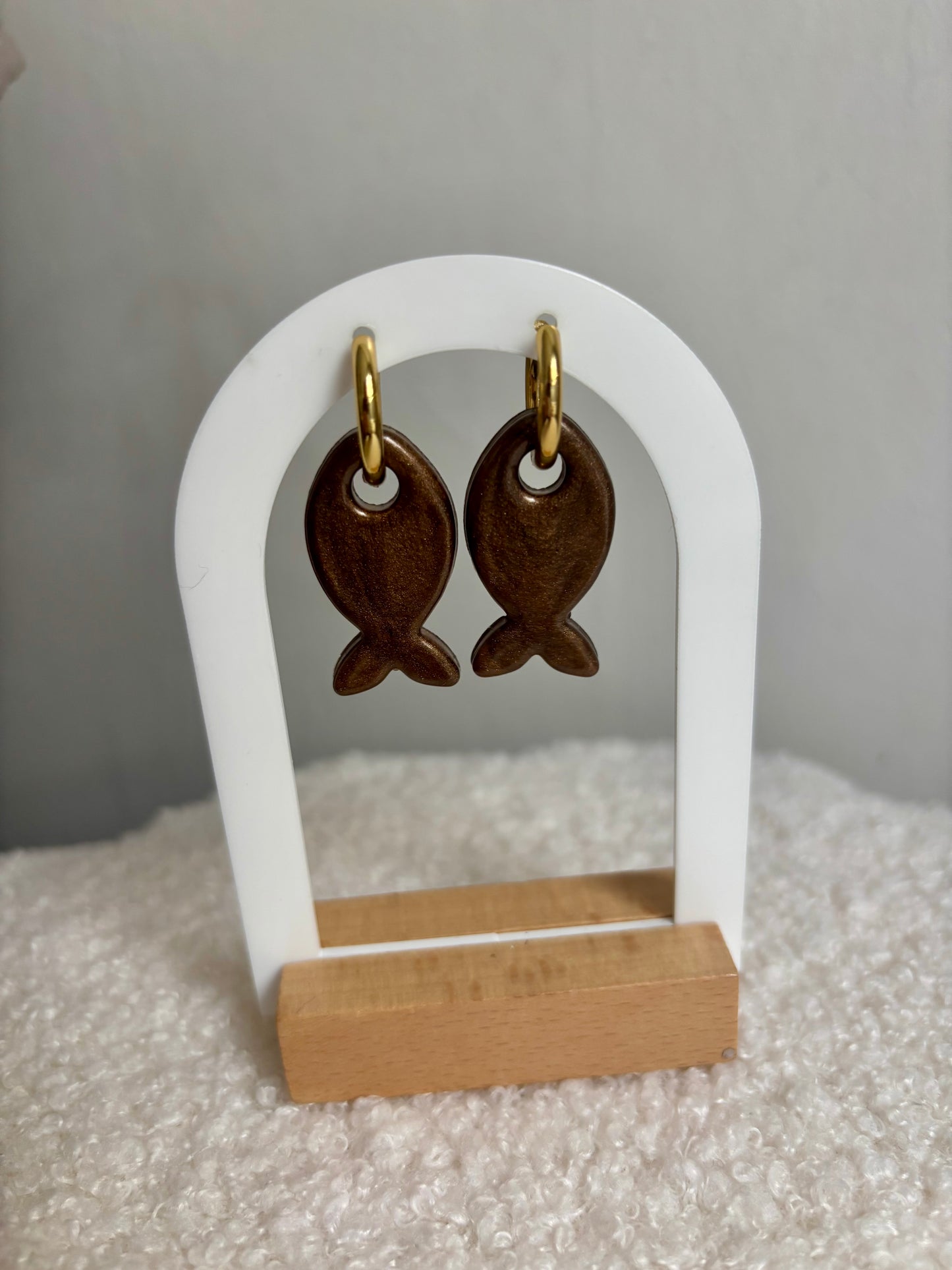 Boucles poissons marrons