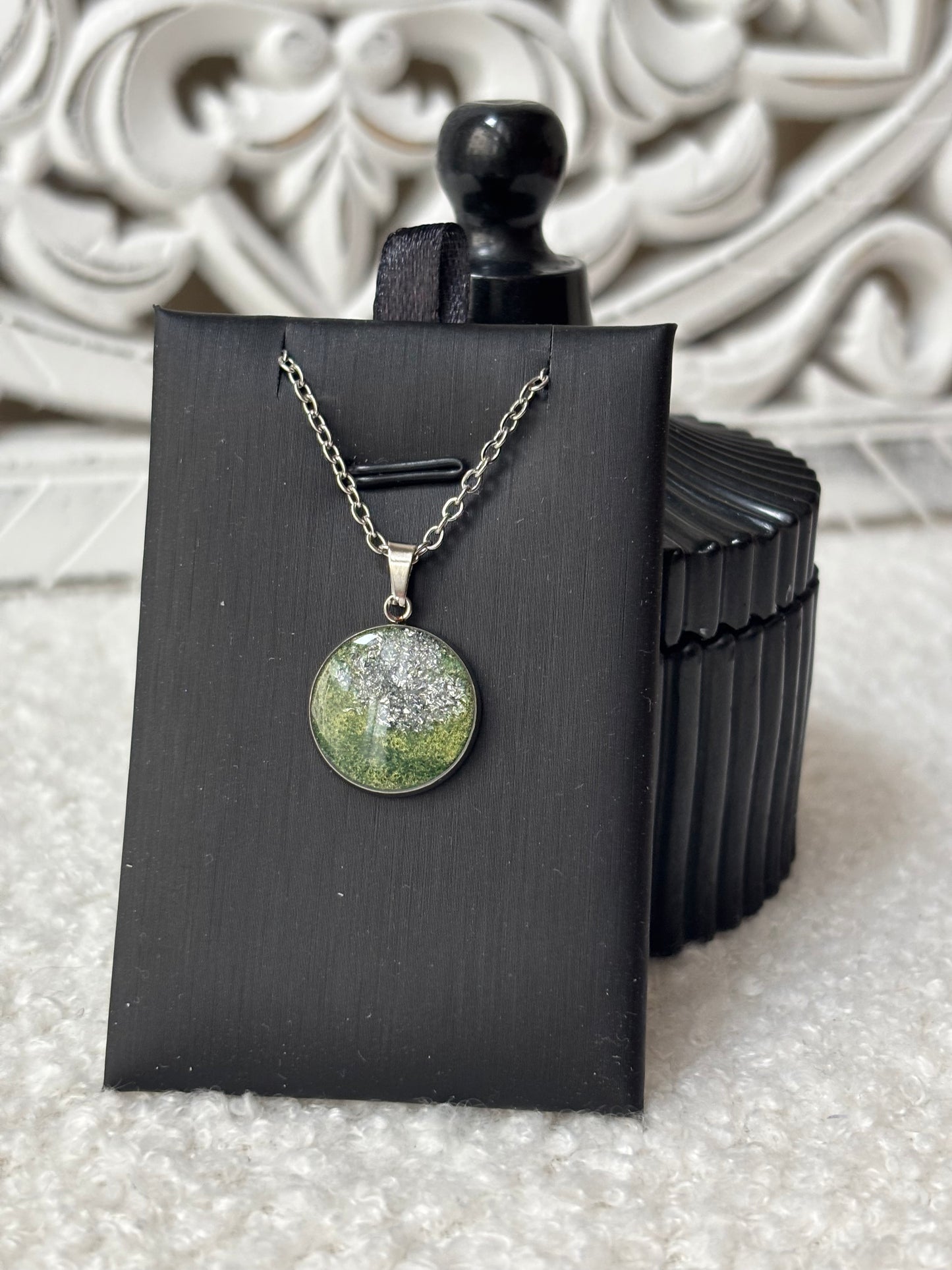 Collier vert et argenté