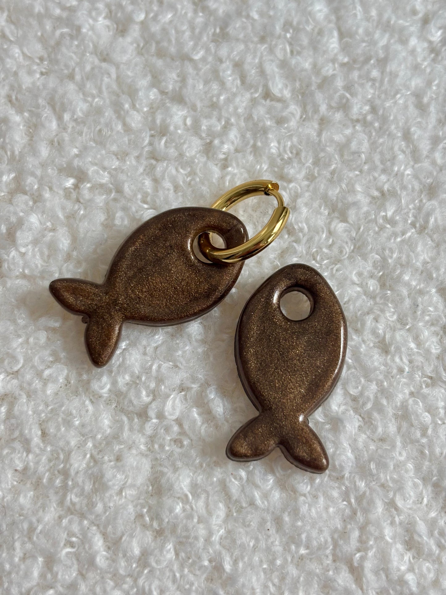 Boucles poissons marrons