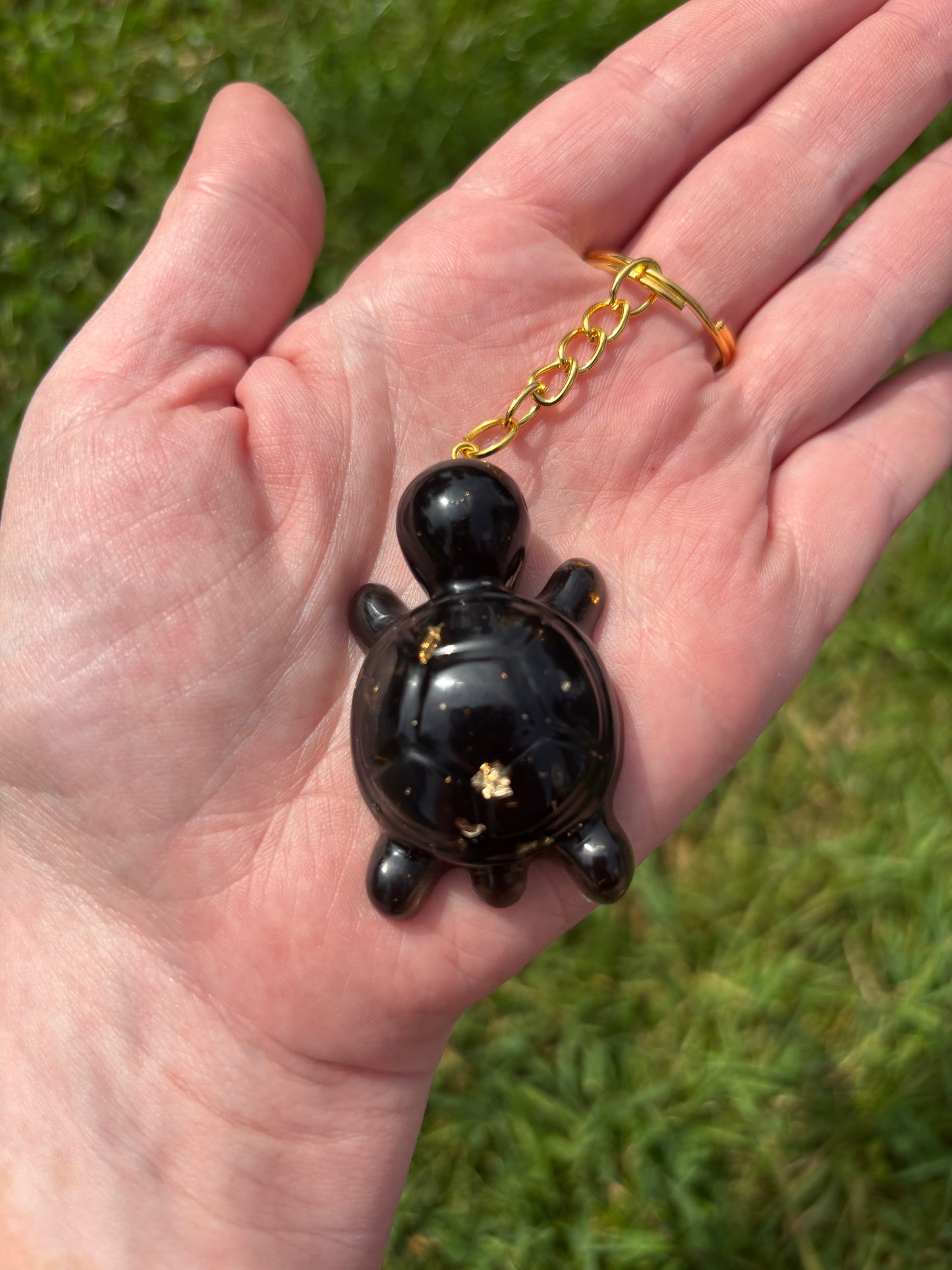 Porte clés tortue noir et gold