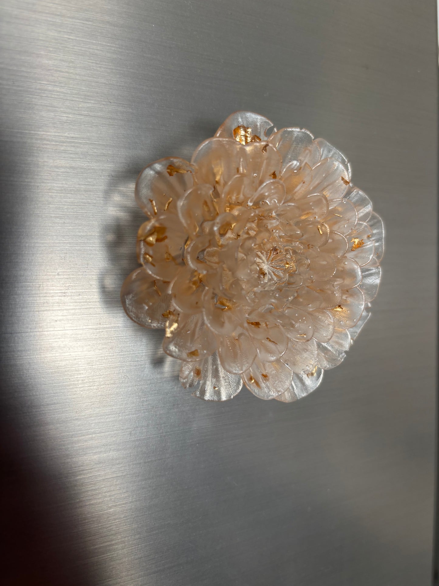 Pivoine transparente et or magnet