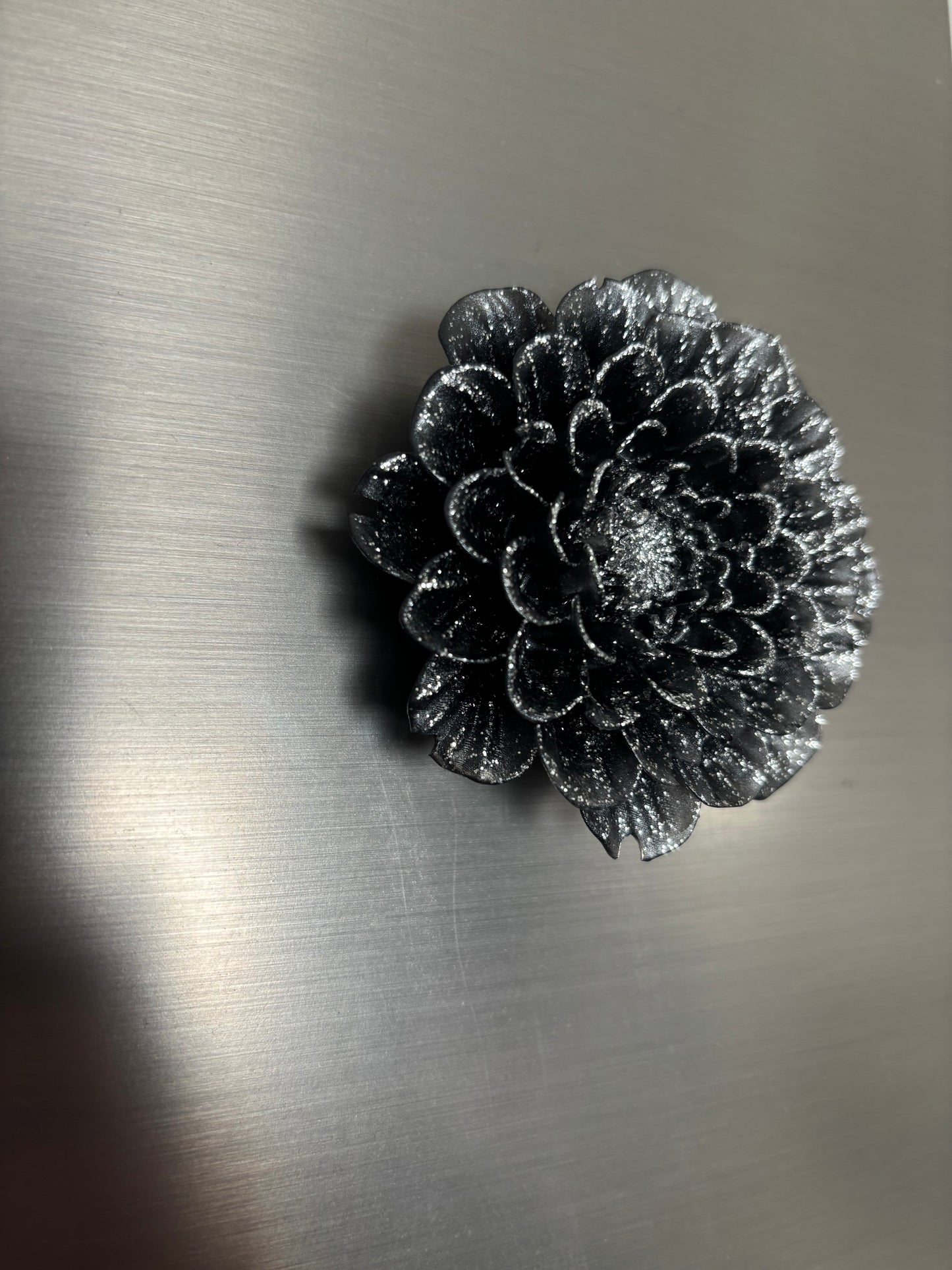 Pivoine noire argentée magnet