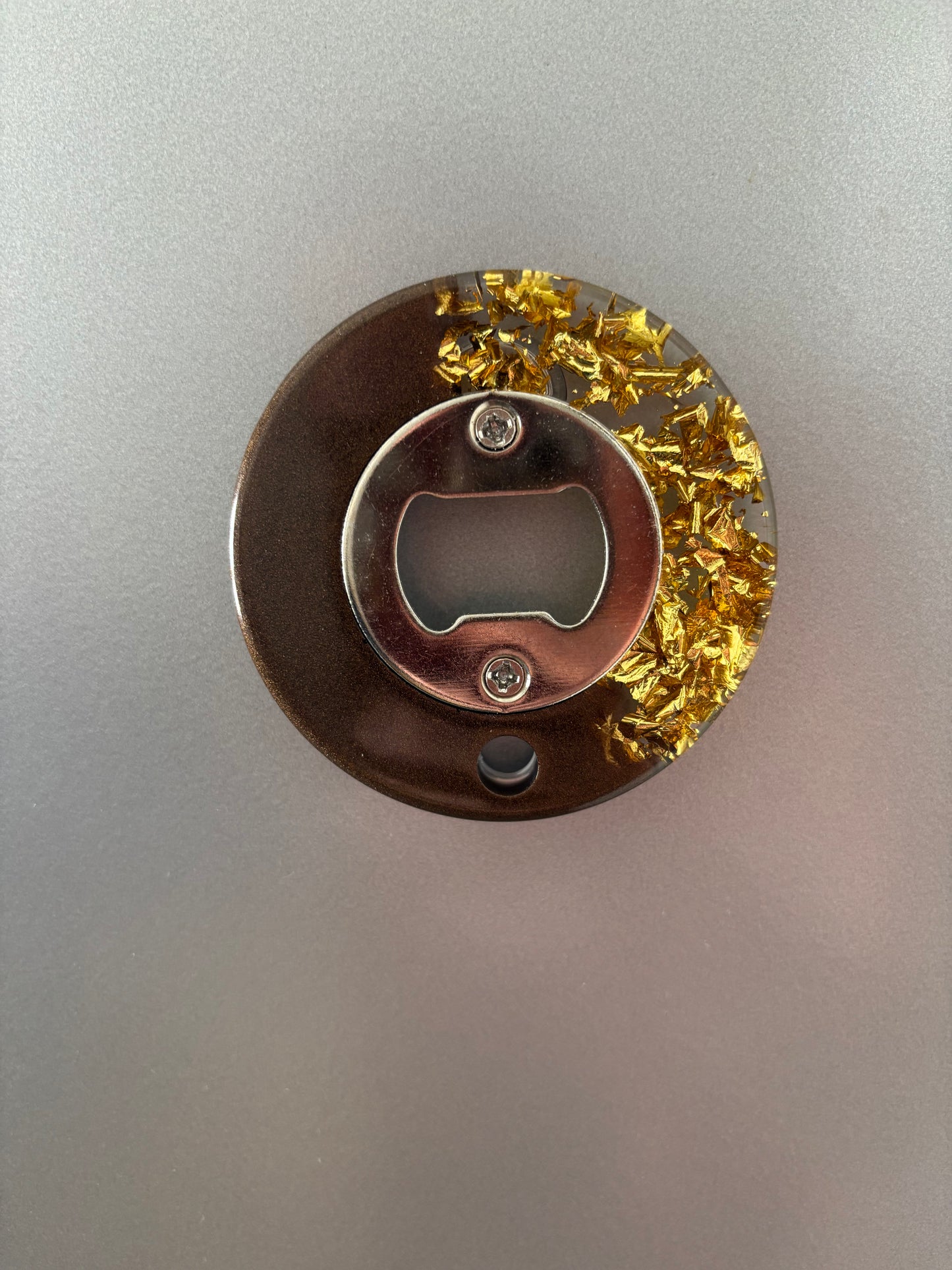 Décapsuleur rond magnet marron et or