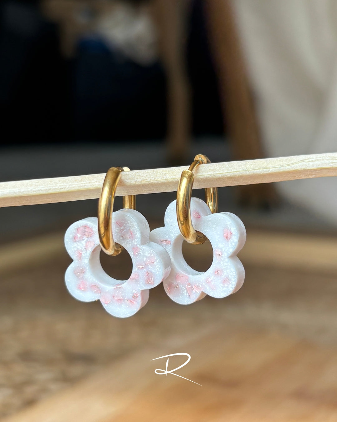 Blanc & cristaux rose