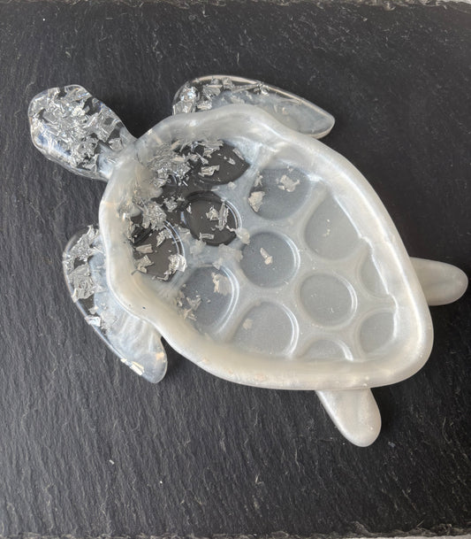 Plateau tortue blanche et argentée