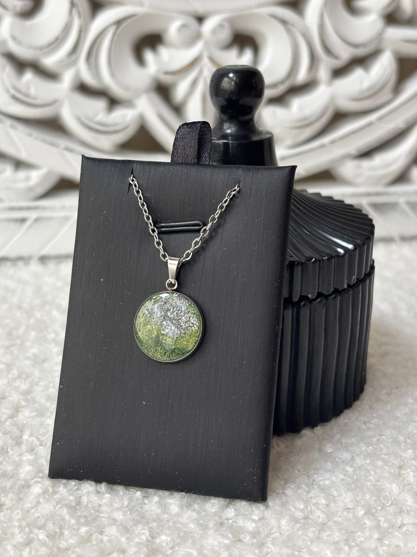 Collier vert et argenté