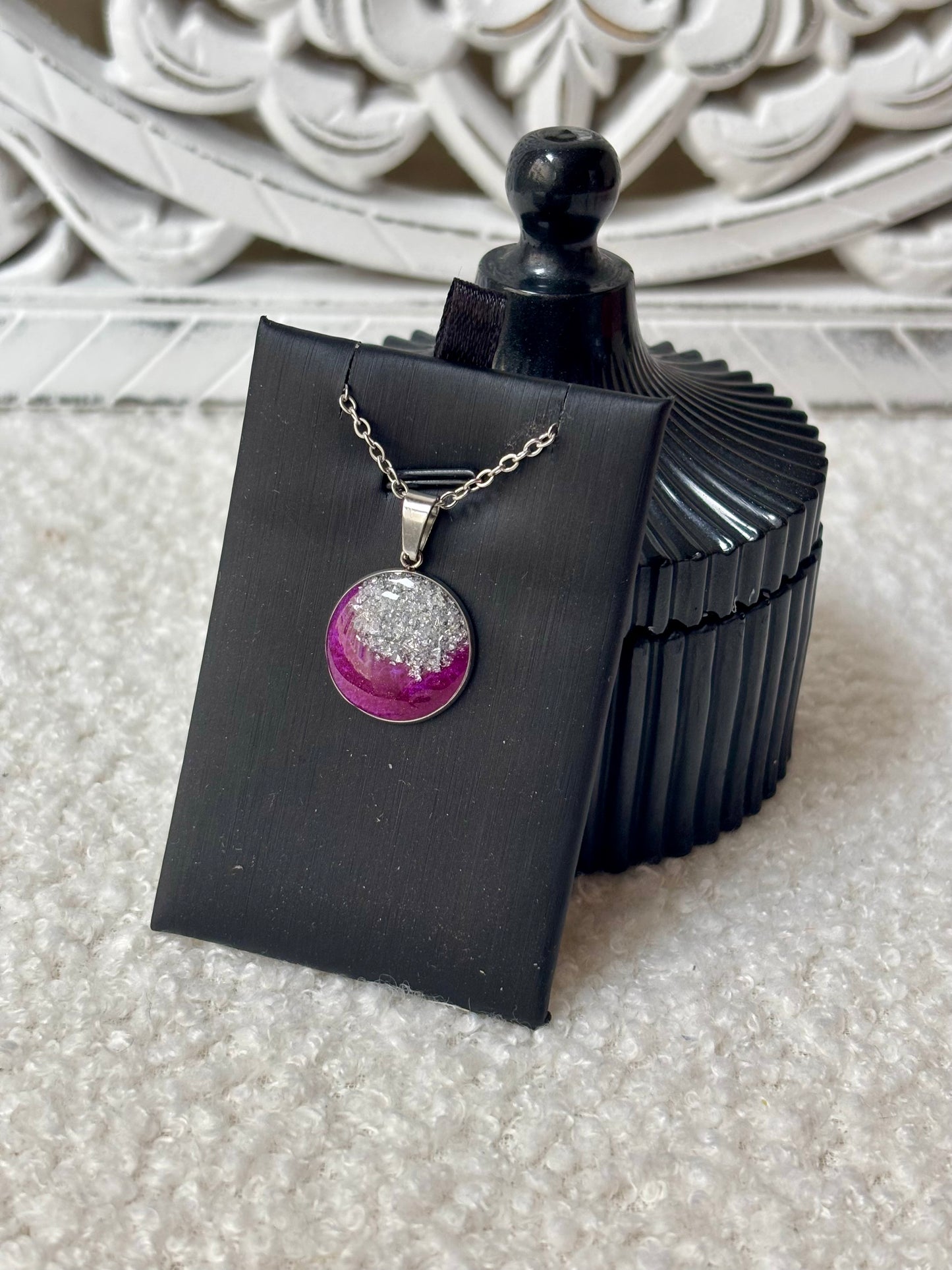 Collier fuchsia et argenté