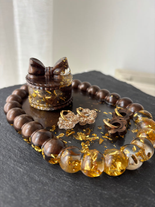 Coffret plateau marron et or boîte et boucles d’oreilles