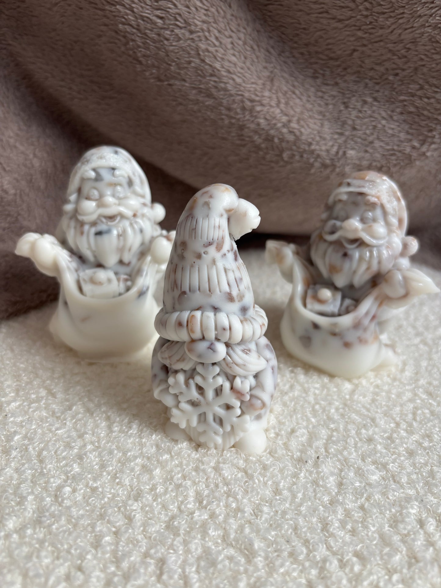 Lot sujets blancs et marrons